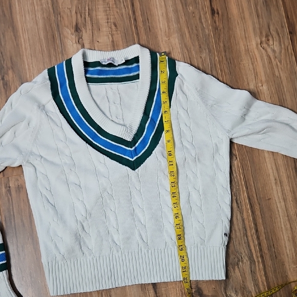 Vineyard Vines Women’s Long Sleeve Cable Knit Varsity Sweater M - Picture 10 of 12